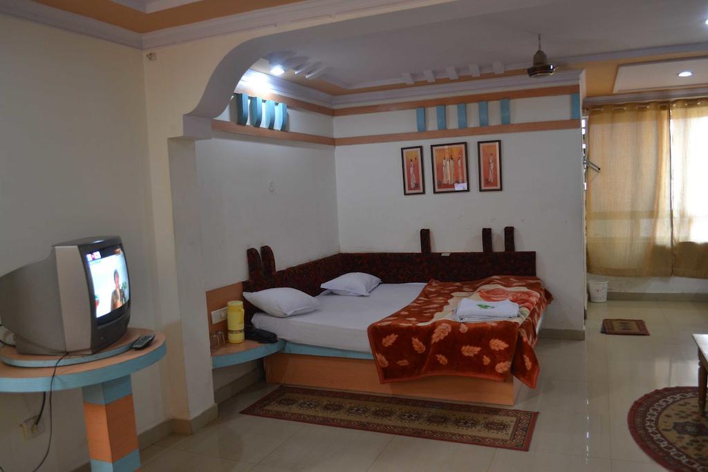 V Resorts Hotel Pachmarhi Exterior photo